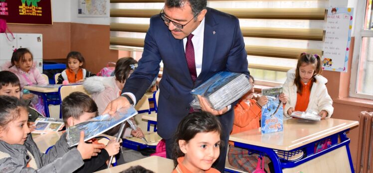 TÜBİTAK Başkanı Mandal, Eskişehir'de mezun olduğu ilkokulu ziyaretinde konuştu: