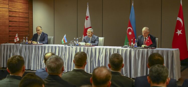 Türkiye-Azerbaycan-Gürcistan Savunma Bakanları Toplantısı yapıldı
