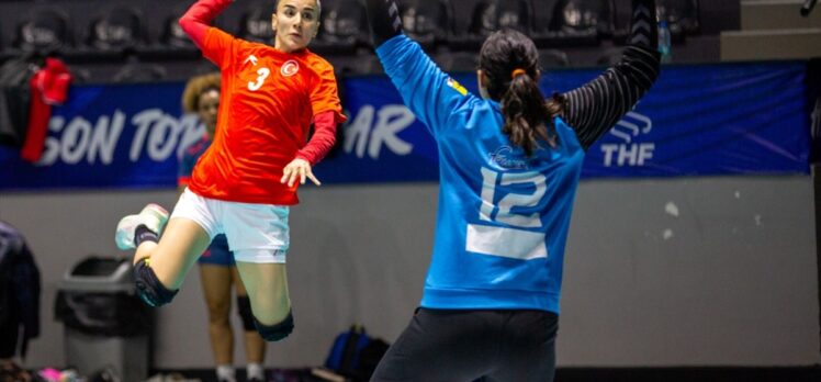 A Milli Kadın Hentbol Takımı, hazırlık maçında Tunus'u 29-28 yendi