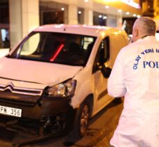 Ümraniye'de kaza yerinde görev yapan polis, bir aracın çarpması sonucu ağır yaralandı