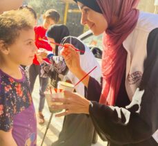Yeryüzü Doktorları Gazze'deki çocuklara “moral” etkinliği düzenledi