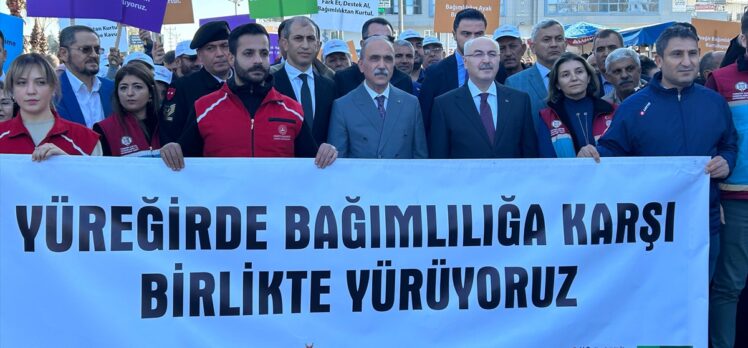 Adana'da bağımlılıkla mücadele yürüyüşü düzenlendi