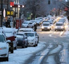 Kars'ı Iğdır ile Ardahan'a bağlayan kara yolları kar ve tipi nedeniyle tır trafiğine kapatıldı