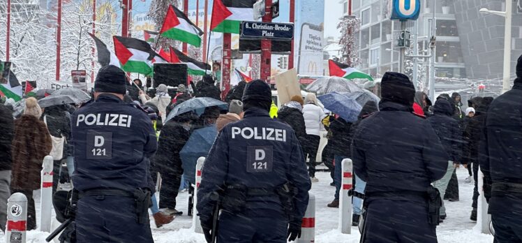 Avusturya'da, İsrail'in saldırılarını sürdürdüğü Gazze'de kalıcı ateşkes talebiyle gösteri düzenlendi