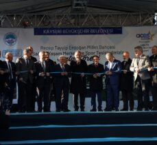Bakan Özhaseki, Kayseri'de sağlıklı yaşam ve spor merkezi açılış töreninde konuştu: