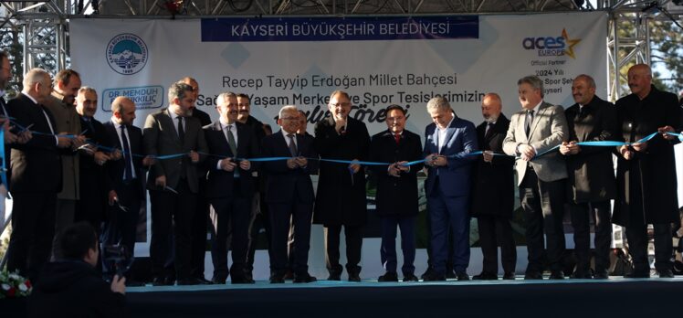Bakan Özhaseki, Kayseri'de sağlıklı yaşam ve spor merkezi açılış töreninde konuştu: