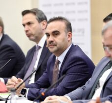 Enerji ve Tabii Kaynaklar Bakanı Bayraktar, OSBÜK Genişletilmiş Yönetim Kurulu Toplantısı'nda konuştu: