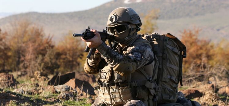 Bitlis'te özel harekat polislerine zorlu operasyonlar için sıkı eğitim veriliyor