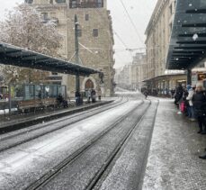 Cenevre'de mevsimin ilk kar yağışı başladı