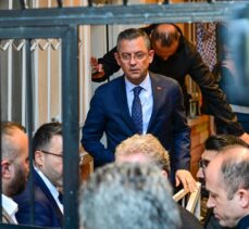CHP Genel Başkanı Özel, İzmir'de ziyaretlerde bulundu
