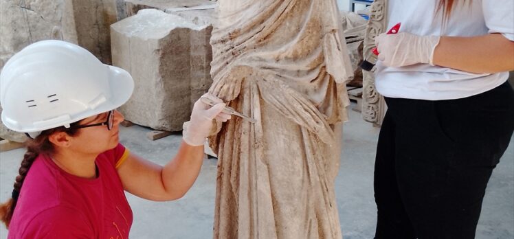 “Dans Eden Musa” heykeli yaklaşık 22 asır sonra Muğla'da gün yüzüne çıkarıldı