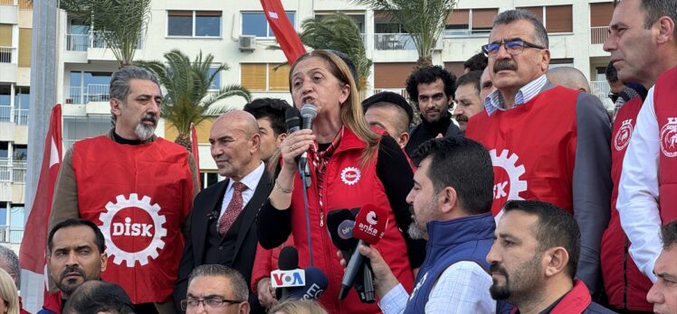 DİSK İzmir'de “Gelirde adalet vergide adalet” sloganıyla yürüyüş yaptı