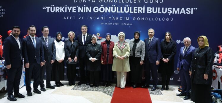 Emine Erdoğan, afet ve insani yardım gönüllüleriyle buluştu: