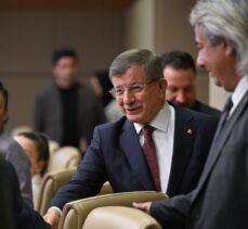 Gelecek Partisi Genel Başkanı Davutoğlu, Meclis'te gazetecilerle bir araya geldi: