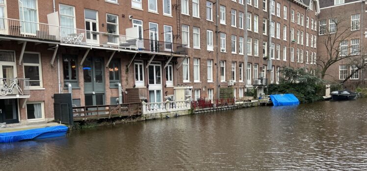 Hollanda'da yağışlar nedeniyle kanal ve nehirlerin debileri kritik seviyeye ulaştı
