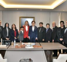 İYİ Parti Genel Başkanı Akşener, İzmir Dernekleri Konfederasyonu Yönetim Kurulu heyetini kabul etti