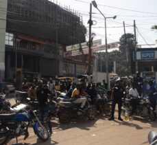 Kamerun’da akaryakıt istasyonlarında benzin sıkıntısı yaşanıyor