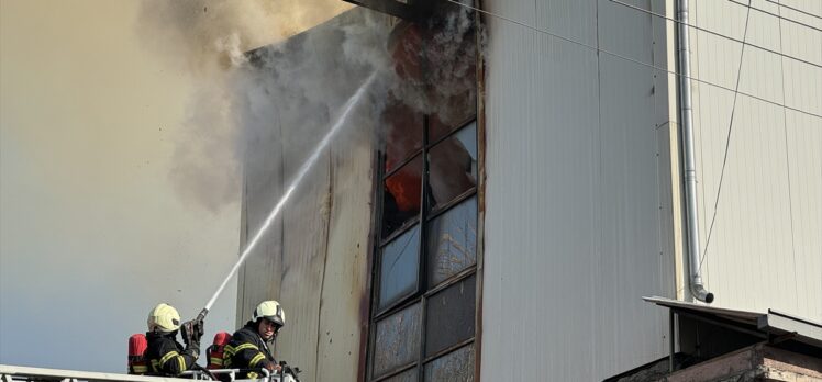 GÜNCELLEME – Kayseri'de sanayi sitesindeki bir iş yerinde çıkan yangın kontrol altına alındı