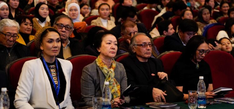 Kırgızistan'da “Aytmatov ve Tiyatro” temasıyla 6. Uluslararası Tiyatro Festivali başladı