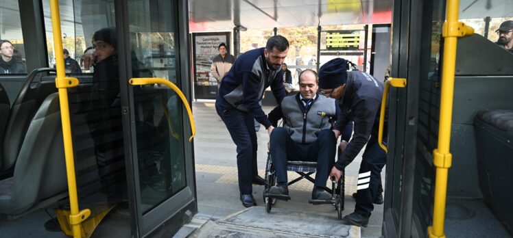 Konya'da otobüs şoförlerine engellileri daha iyi anlamaları için eğitim veriliyor
