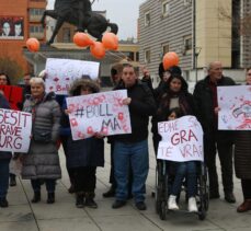 Kosova'nın başkenti Priştine’de “Kadın cinayetlerini durdurun” yürüyüşü düzenlendi