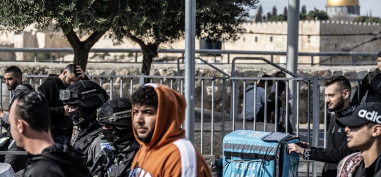 GÜNCELLEME – İsrail güçleri Mescid-i Aksa'da cuma namazı kılınmasını 9 haftadır kısıtlıyor