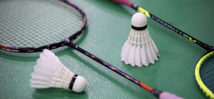 Milli badmintoncular, Avrupa Şampiyonası Finalleri'ne katılmak için raket sallayacak