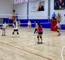 Okul Sporları Voleybol Gençler A Yarı Finalleri Kırşehir'de başladı