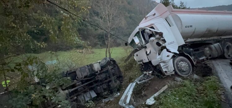 Sarıyer'de kamyonla tankerin çarpışması sonucu 1 kişi öldü, 3 kişi yaralandı