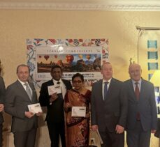 Sri Lanka ve Türkiye'nin diplomatik ilişkilerinin 75'inci yılı için posta pulu basıldı