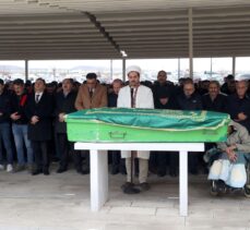Tokat'taki trafik kazasında ölen 5 kişinin cenazesi Sivas'ta toprağa verildi