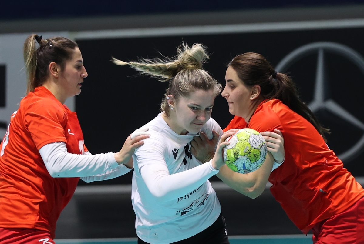 A Milli Kadın Hentbol Takımı, hazırlık maçında Slovakya'yı yendi