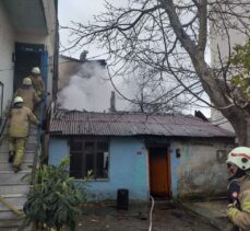 Ümraniye'de eşiyle tartışan kişi evini ateşe verdi