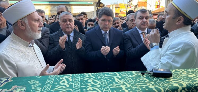Adalet Bakanı Tunç, Bartın Belediye Başkanı Fırıncıoğlu'nun eşinin cenaze törenine katıldı