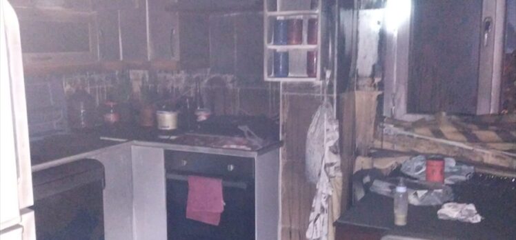 Adana'da evde çıkan yangında karı koca ve 2 yaşındaki çocukları öldü