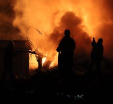 Adana'da hurda deposunda çıkan yangın kontrol altına alındı
