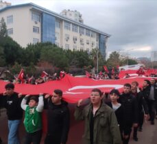 Adana'da şehitler için “Bayrak Yürüyüşü” düzenlendi