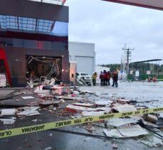 Balıkesir'de akaryakıt istasyonunun dinlenme odasındaki patlamada 2 kişi yaralandı