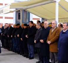 Binali Yıldırım, Erzincan'da yakınının cenaze törenine katıldı