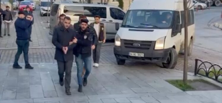 Büyükçekmece'de gazetecileri darbettikleri iddiasıyla yakalanan 3 zanlı tutuklandı