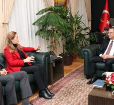 CHP Genel Başkanı Özel, DİSK heyetiyle görüştü