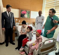 ÇOMÜ'lü hekimler patlamada yaralanan Özbek anne ve kızlarının yaşamına dokundu
