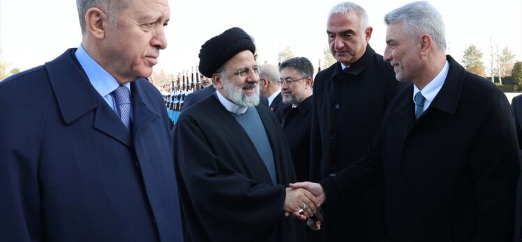 Cumhurbaşkanı Erdoğan, İran Cumhurbaşkanı Reisi'yi  resmi törenle karşıladı
