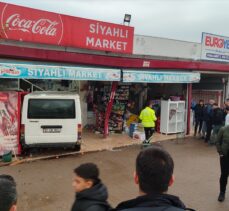 Diyarbakır'da minibüsün markete girmesi sonucu 5 öğrenci yaralandı