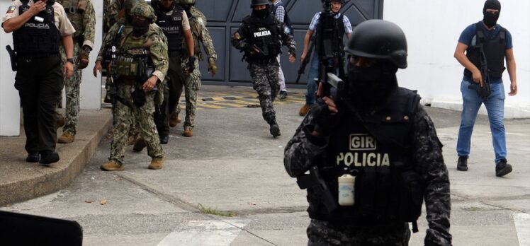 GÜNCELLEME – Ekvador'da silahlı grup, canlı yayın sırasında stüdyoyu bastı