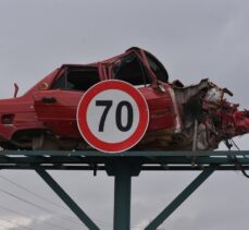 Erzurum'da sürücüler hasarlı araçlarla trafik kazalarına karşı uyarılıyor