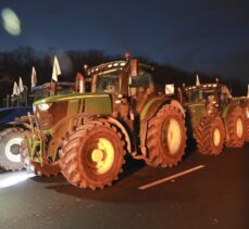 Fransa'da çiftçiler traktörleriyle “Paris'i kuşatma eylemi” yaptı