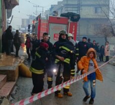 Gaziantep'te yangın çıkan binada mahsur kalan 5 kişi kurtarıldı