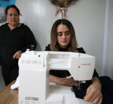 Hatay'da gönüllü kadınlar, Filistinliler için battaniye ve kışlık giysi üretiyor