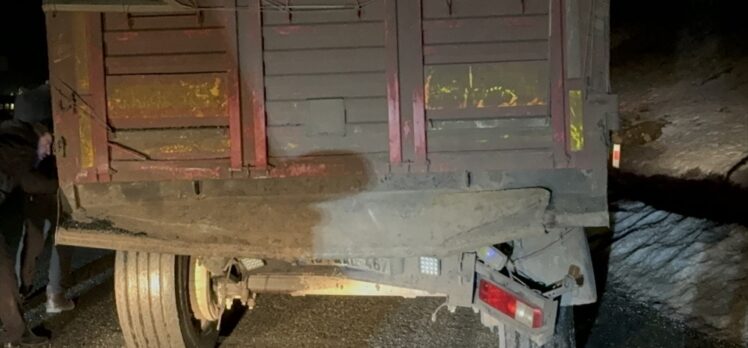 Ilgaz 15 Temmuz İstiklal Tüneli'nde tıra çarpan otomobilin sürücüsü öldü